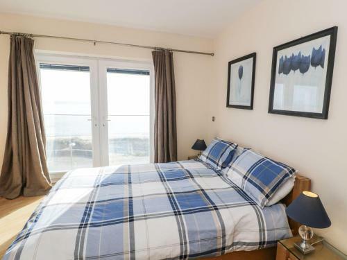 Penthouse 18, West End Point