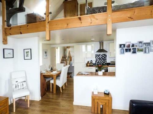 Eglwys St Cynfil, Pwllheli