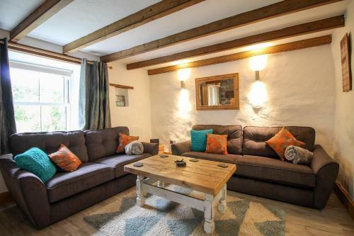 Hollowtree Cottage