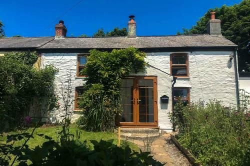 Hollowtree Cottage
