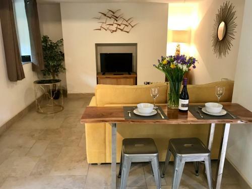 Quarters - Abingdon Road Apartment