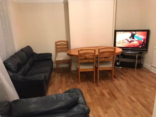 Holyoake Lodge