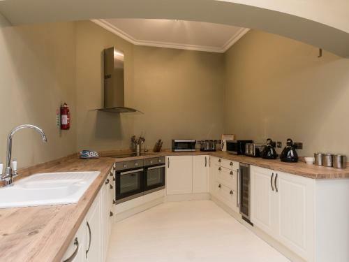 Pendine Manor