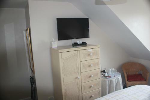 Bed & Breakfast Summat Else B & B