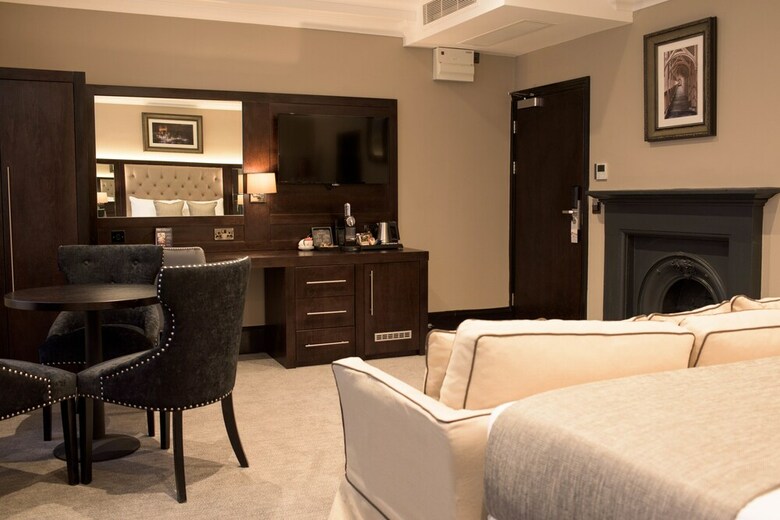 The County Aparthotel