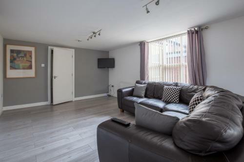 Holmes & Hunters - Bentinck Road Apartments