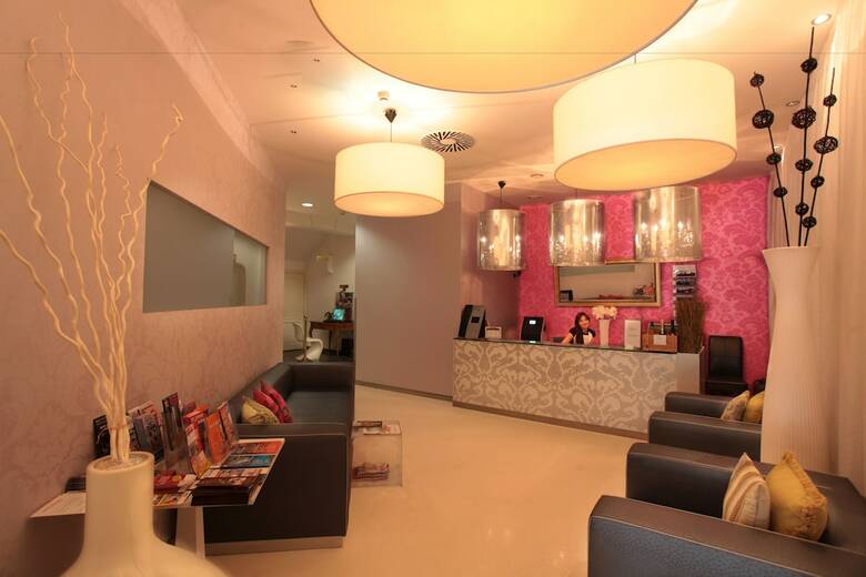 Friday Hotel