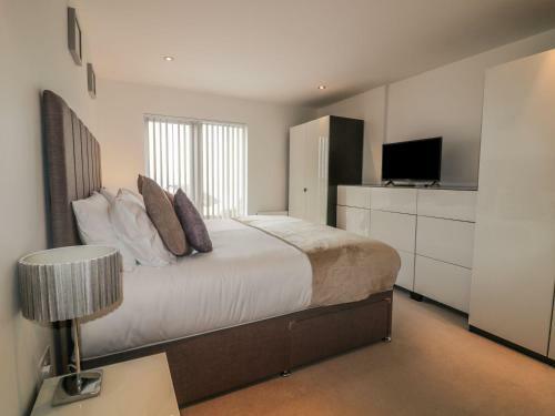 No.5, Newquay