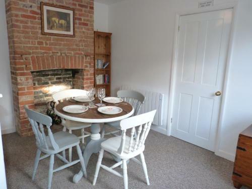 2 Farm Cottages
