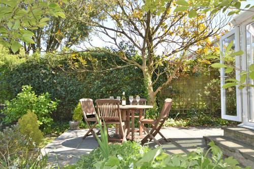 2 Farm Cottages