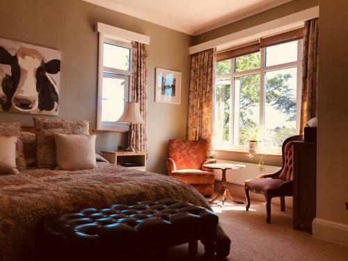 Bed & Breakfast Tresillian House