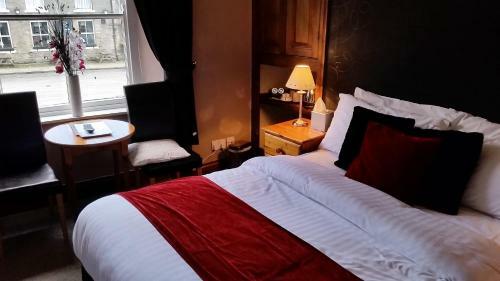 Forresters Hotel, Bar & French Restaurant