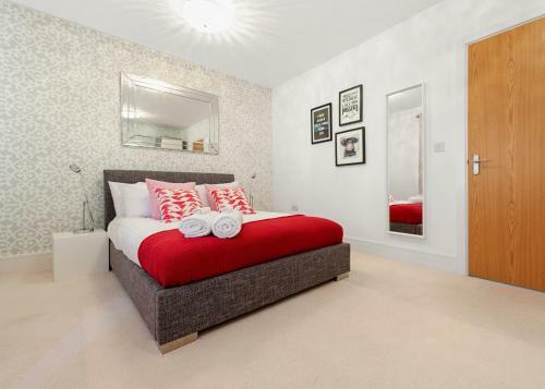 Smart And Spacious House For 8