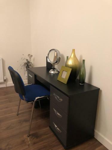 Russell Street Apartment