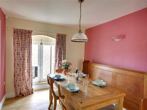 Holiday Home Rose