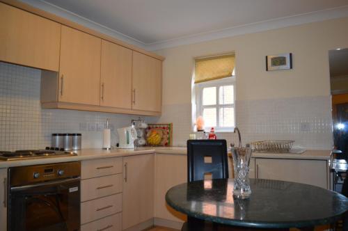 2 Bedroom Apartment Near City Centre