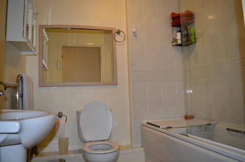 2 Bedroom Apartment Near City Centre
