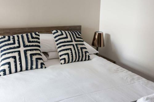 Villa Modern 2br Townhouse With Private Terrace!