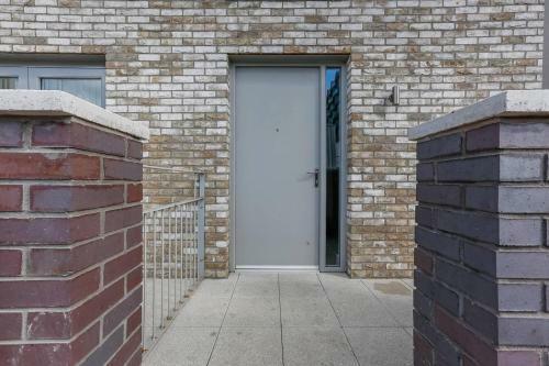 Villa Modern 2br Townhouse With Private Terrace!
