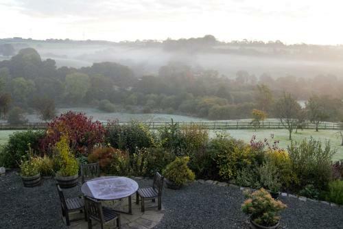 Bed & Breakfast Trussel Barn