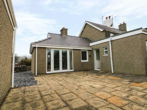 Bryn Lleuddad, Pwllheli