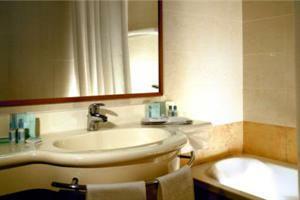Mirabeau Park Hotel