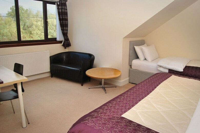 Hostal The Old School Guest House