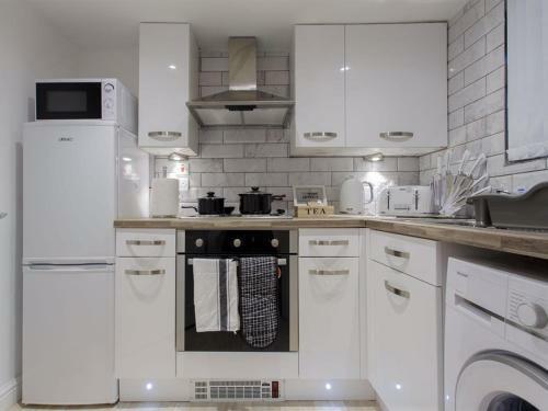 Shaftesbury Apartment
