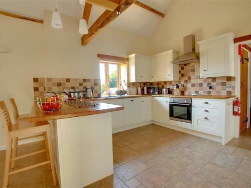 Beautiful Cottage In Ilfracombe With Garden