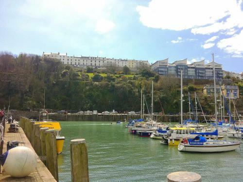 Beautiful Apartment In Ilfracombe Near Sea
