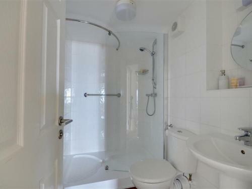 Beautiful Apartment In Ilfracombe Near Sea