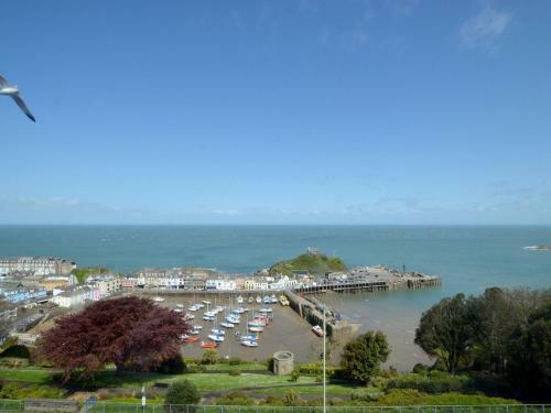 Beautiful Apartment In Ilfracombe Near Sea