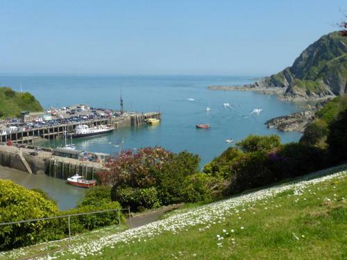 Beautiful Apartment In Ilfracombe Near Sea