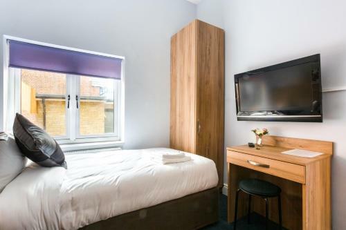 Wellesley Hotel