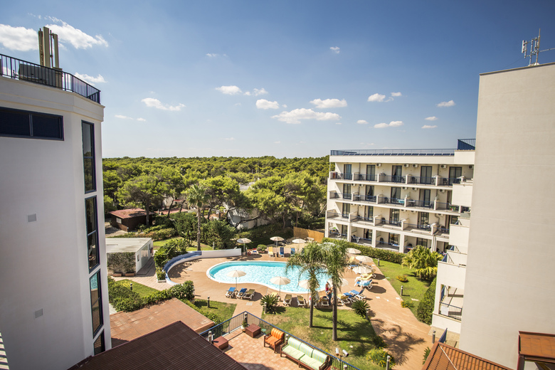 Hotel Ticho`s Club