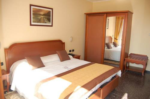 Hotel Moroni