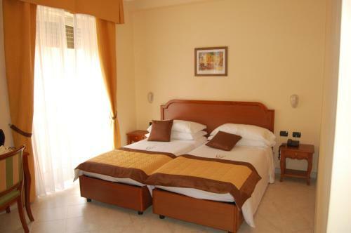 Hotel Moroni