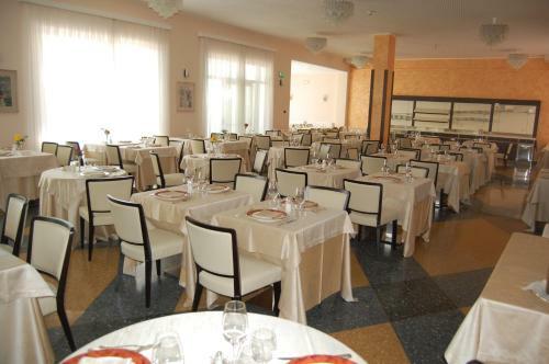 Hotel Moroni