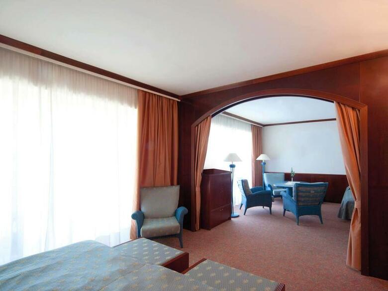 Hotel President