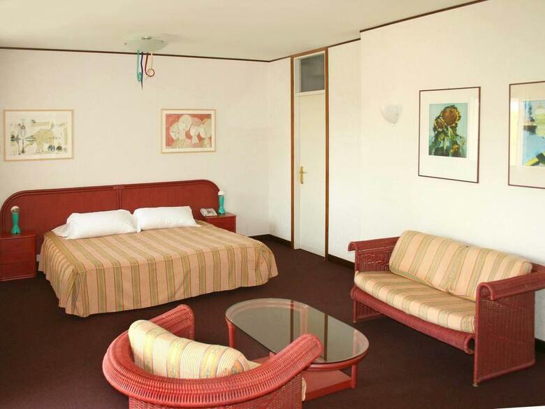 Hotel President