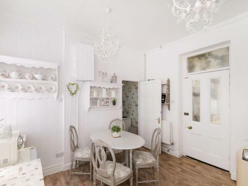 Curiosity Cottage, Keighley