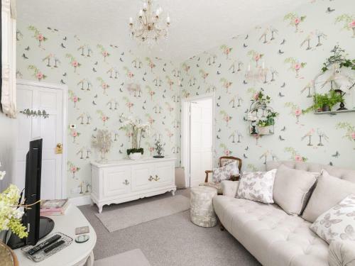 Curiosity Cottage, Keighley
