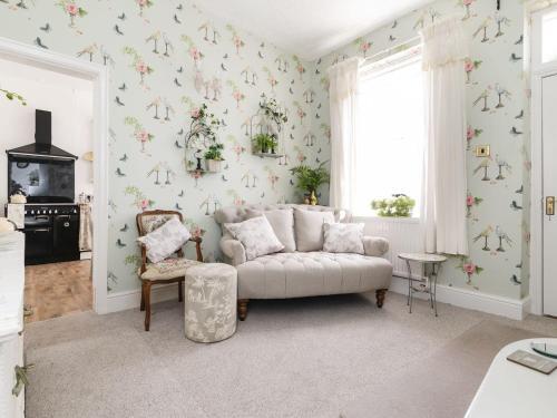Curiosity Cottage, Keighley
