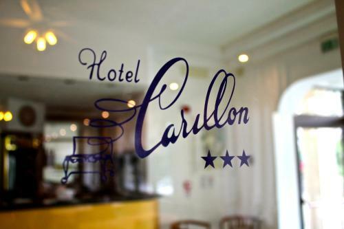 Hotel Carillon