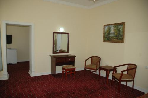 Grand Silk Road Hotel