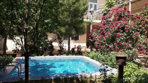 Hostal Faride Guest House