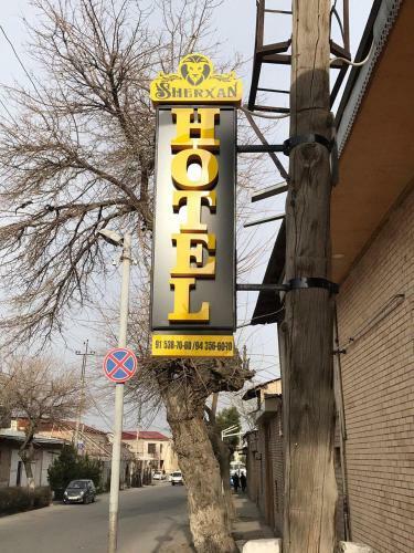 Hostal Sherxan House