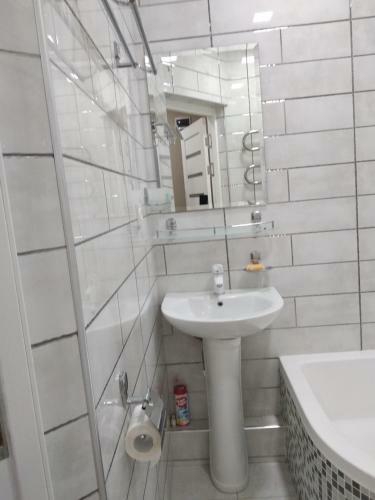 Apartment On Gulyamov 11