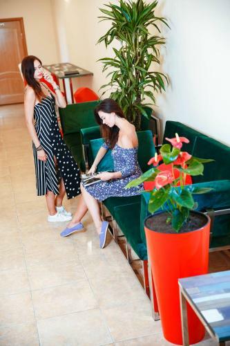 Coin Apartments & Hostel