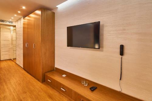 Light Hotel